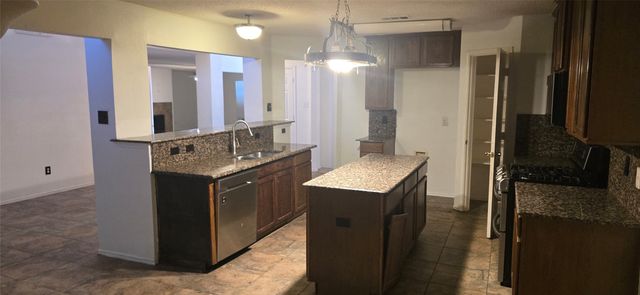 1939 Crepe Myrtle Drive, Lancaster, TX 75146