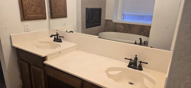 1939 Crepe Myrtle Drive, Lancaster, TX 75146