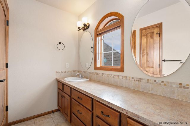 802 STERLING DR, Cheyenne, WY 82009