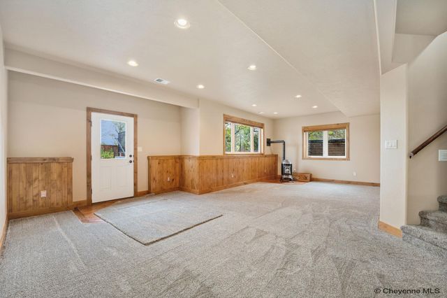802 STERLING DR, Cheyenne, WY 82009