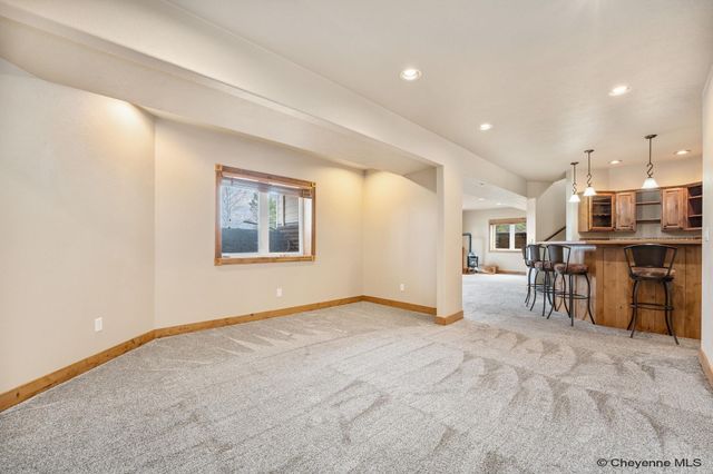 802 STERLING DR, Cheyenne, WY 82009