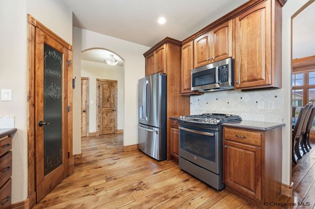802 STERLING DR, Cheyenne, WY 82009