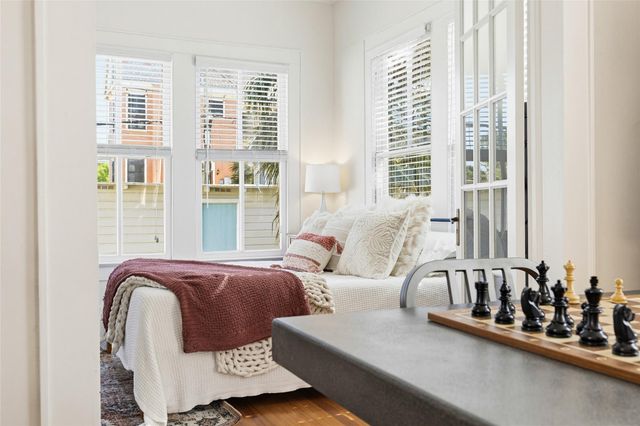 923 Church Street, Galveston, TX 77550