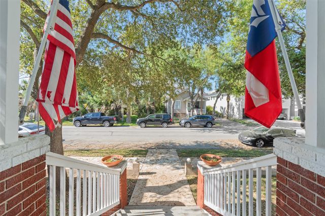 923 Church Street, Galveston, TX 77550