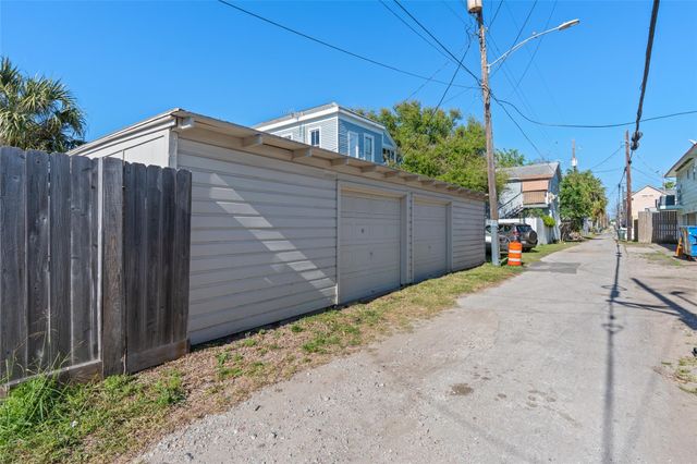 923 Church Street, Galveston, TX 77550