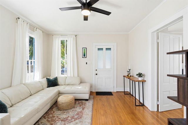 923 Church Street, Galveston, TX 77550