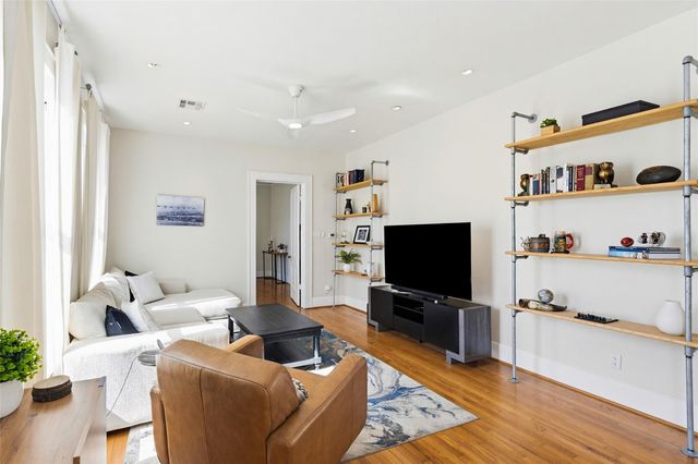 923 Church Street, Galveston, TX 77550