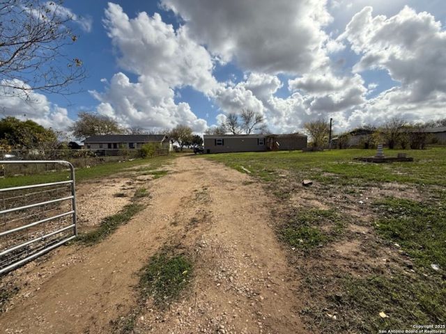 18480 LEAL RD, San Antonio, TX 78221
