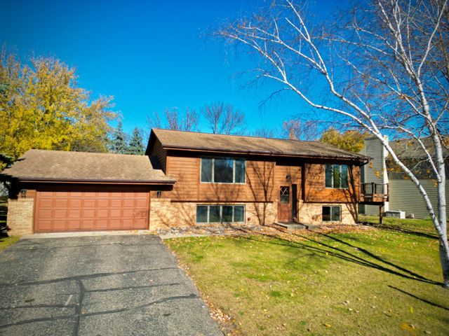 1012 Crystal Lake Road E, Burnsville, MN 55306
