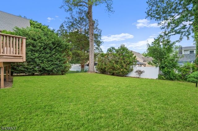 166 Beverly Hill Rd, Clifton City, NJ 07012