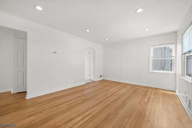 166 Beverly Hill Rd, Clifton City, NJ 07012