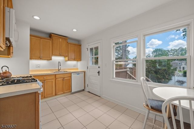 166 Beverly Hill Rd, Clifton City, NJ 07012