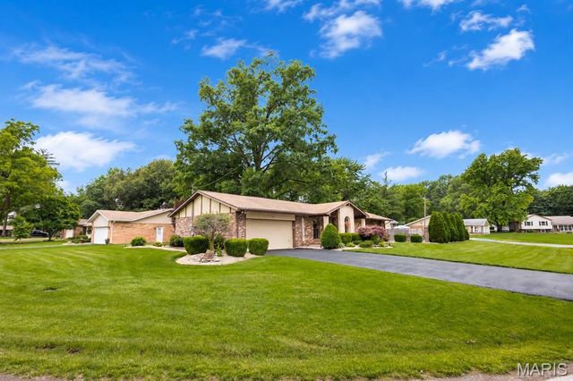 11 Lakeview Drive, Freeburg, IL 62243
