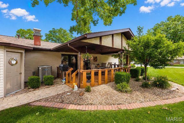 11 Lakeview Drive, Freeburg, IL 62243