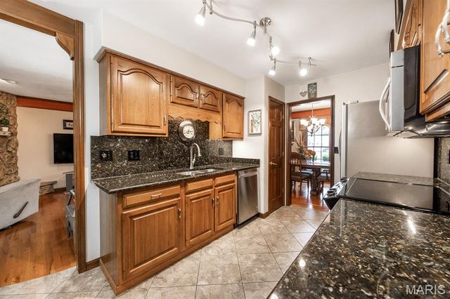 11 Lakeview Drive, Freeburg, IL 62243