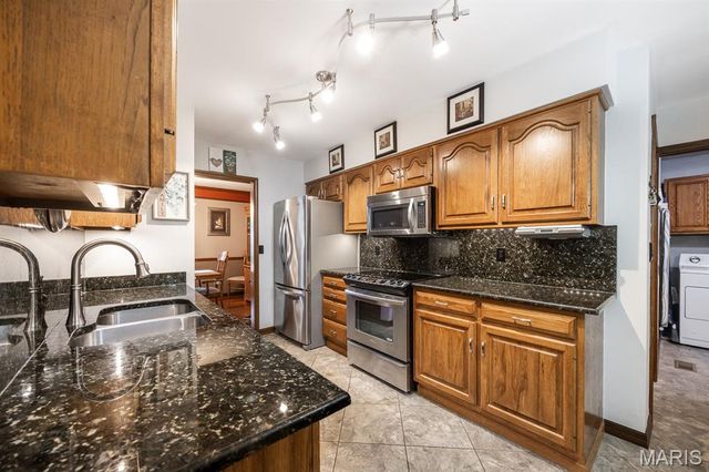 11 Lakeview Drive, Freeburg, IL 62243
