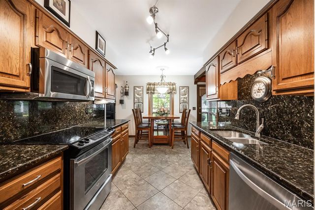 11 Lakeview Drive, Freeburg, IL 62243