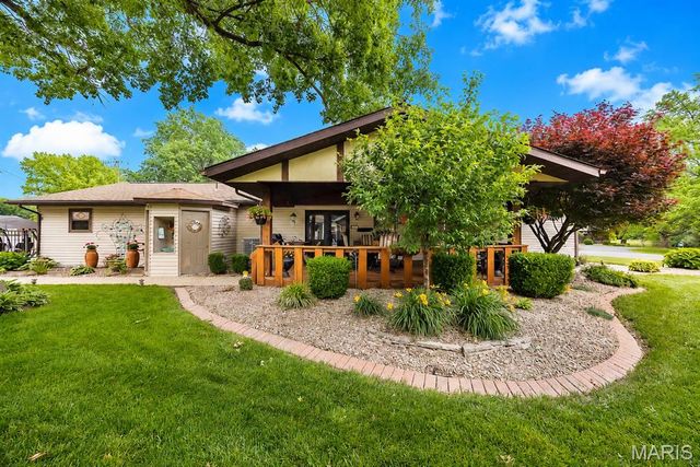 11 Lakeview Drive, Freeburg, IL 62243