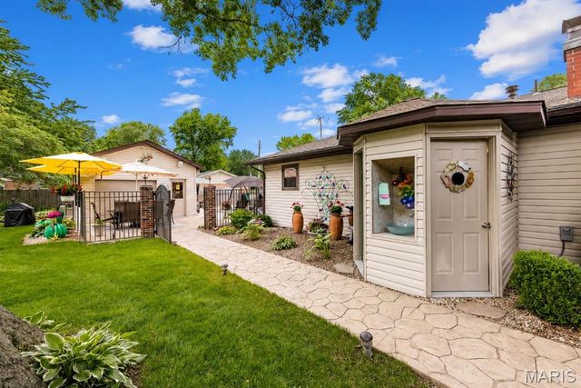 11 Lakeview Drive, Freeburg, IL 62243