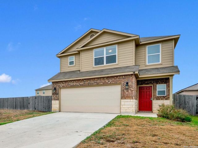 7530 Homewood Ln, Elmendorf, TX 78112