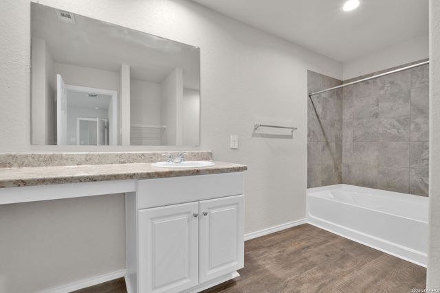 7530 Homewood Ln, Elmendorf, TX 78112