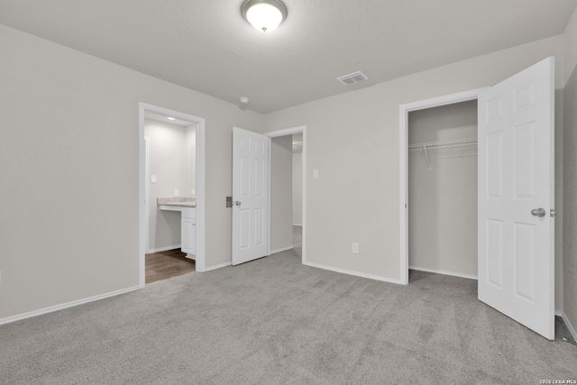 7530 Homewood Ln, Elmendorf, TX 78112