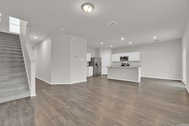 7530 Homewood Ln, Elmendorf, TX 78112