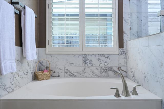 22325 Rock Wren RD, Spicewood, TX 78669