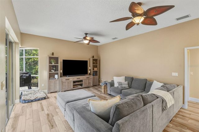 1362 E LAKE WOODLANDS PARKWAY, Oldsmar, FL 34677