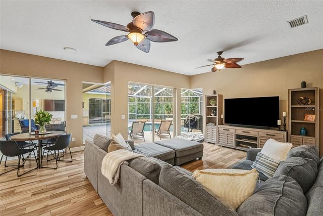 1362 E LAKE WOODLANDS PARKWAY, Oldsmar, FL 34677