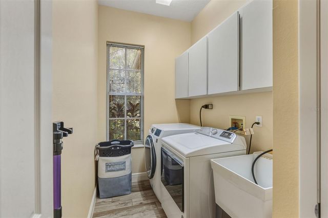 1362 E LAKE WOODLANDS PARKWAY, Oldsmar, FL 34677