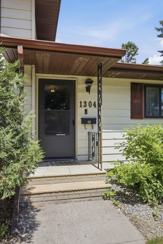 1304 26th Avenue S, Moorhead, MN 56560