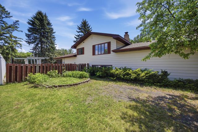 1304 26th Avenue S, Moorhead, MN 56560