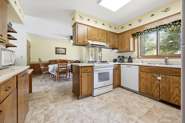 1304 26th Avenue S, Moorhead, MN 56560