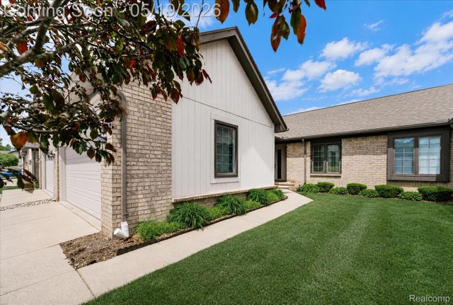 13518 Highland Circle, Sterling Heights, MI 48312