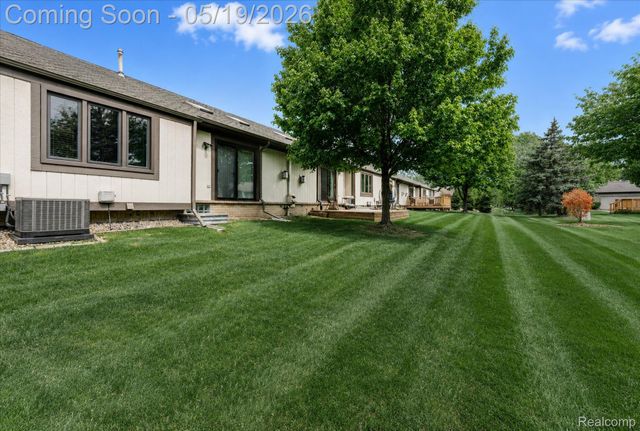 13518 Highland Circle, Sterling Heights, MI 48312