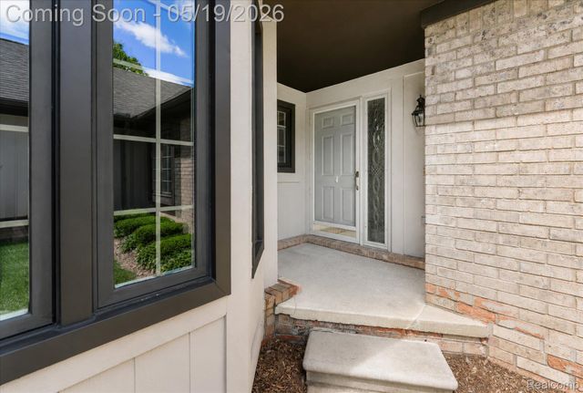 13518 Highland Circle, Sterling Heights, MI 48312
