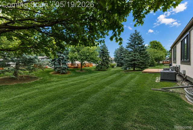 13518 Highland Circle, Sterling Heights, MI 48312