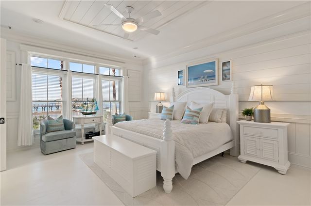 316 Yacht Club Lane, St Simons Island, GA 31522