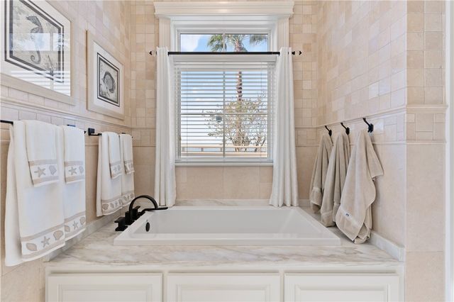 316 Yacht Club Lane, St Simons Island, GA 31522