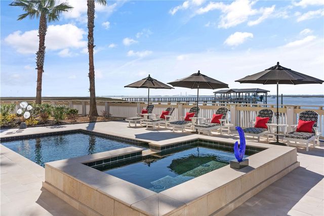 316 Yacht Club Lane, St Simons Island, GA 31522