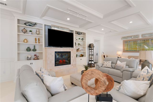 316 Yacht Club Lane, St Simons Island, GA 31522