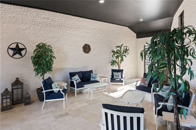 316 Yacht Club Lane, St Simons Island, GA 31522