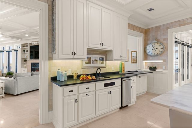 316 Yacht Club Lane, St Simons Island, GA 31522