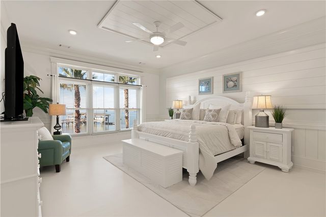 316 Yacht Club Lane, St Simons Island, GA 31522