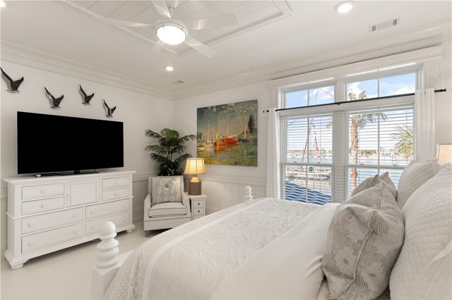 316 Yacht Club Lane, St Simons Island, GA 31522