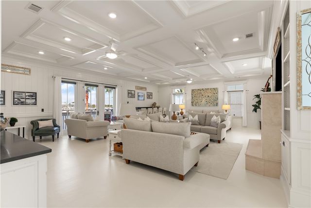 316 Yacht Club Lane, St Simons Island, GA 31522