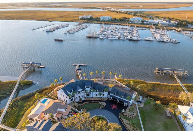 316 Yacht Club Lane, St Simons Island, GA 31522