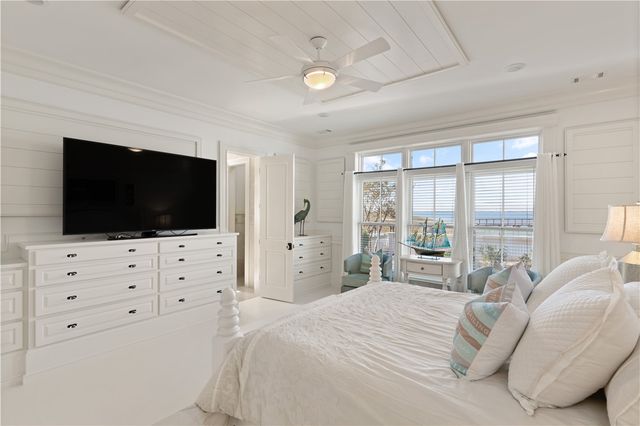 316 Yacht Club Lane, St Simons Island, GA 31522