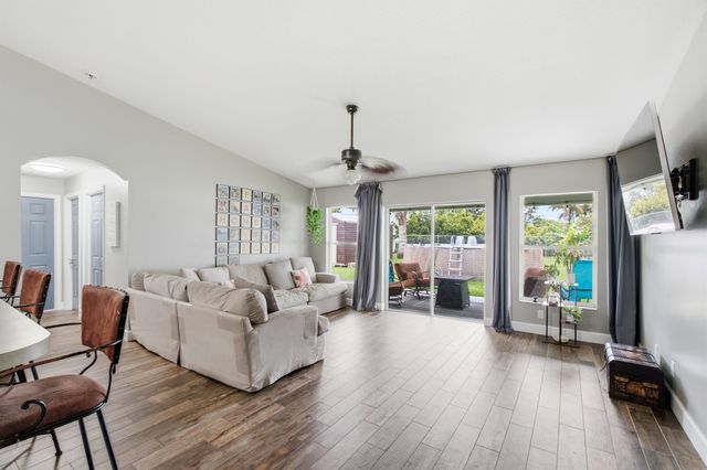 558 SW SOUTH QUICK Circle, Port St. Lucie, Port St Lucie, FL 34953